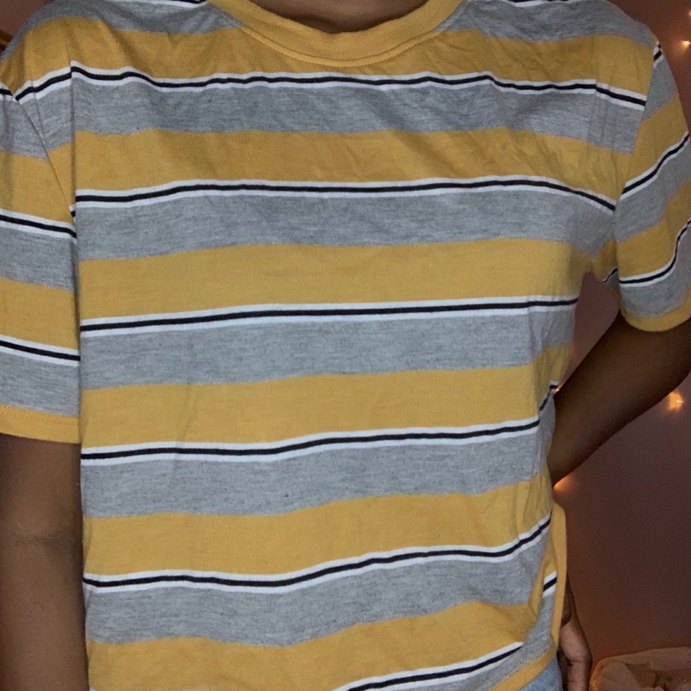 Yellow, gray, black striped tee XL